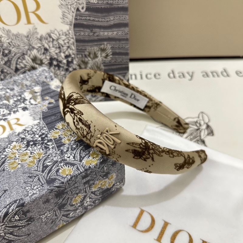 CHRISTIAN DIOR